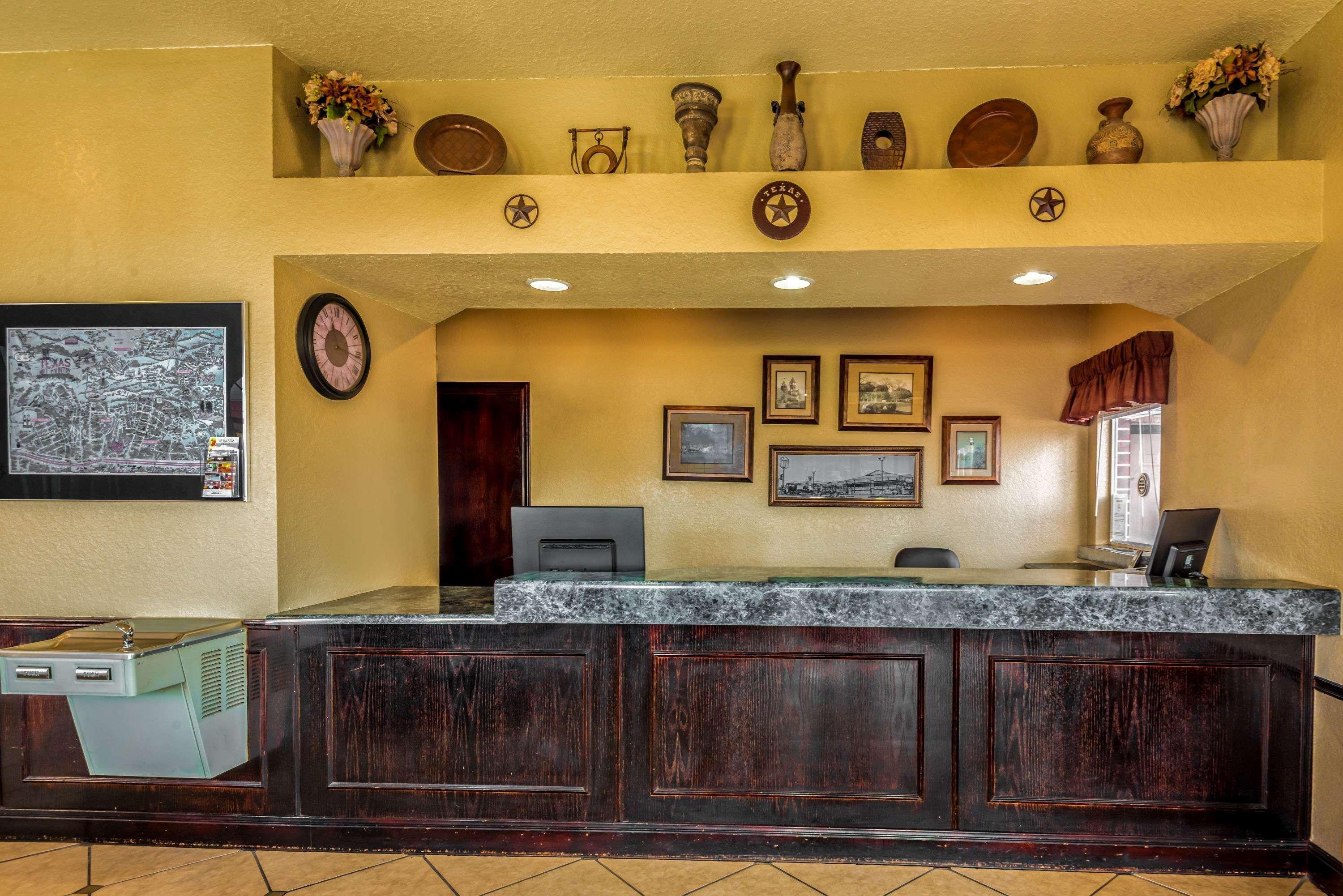 Hill Country Inn & Suites - New Braunfels, Gruene Extérieur photo