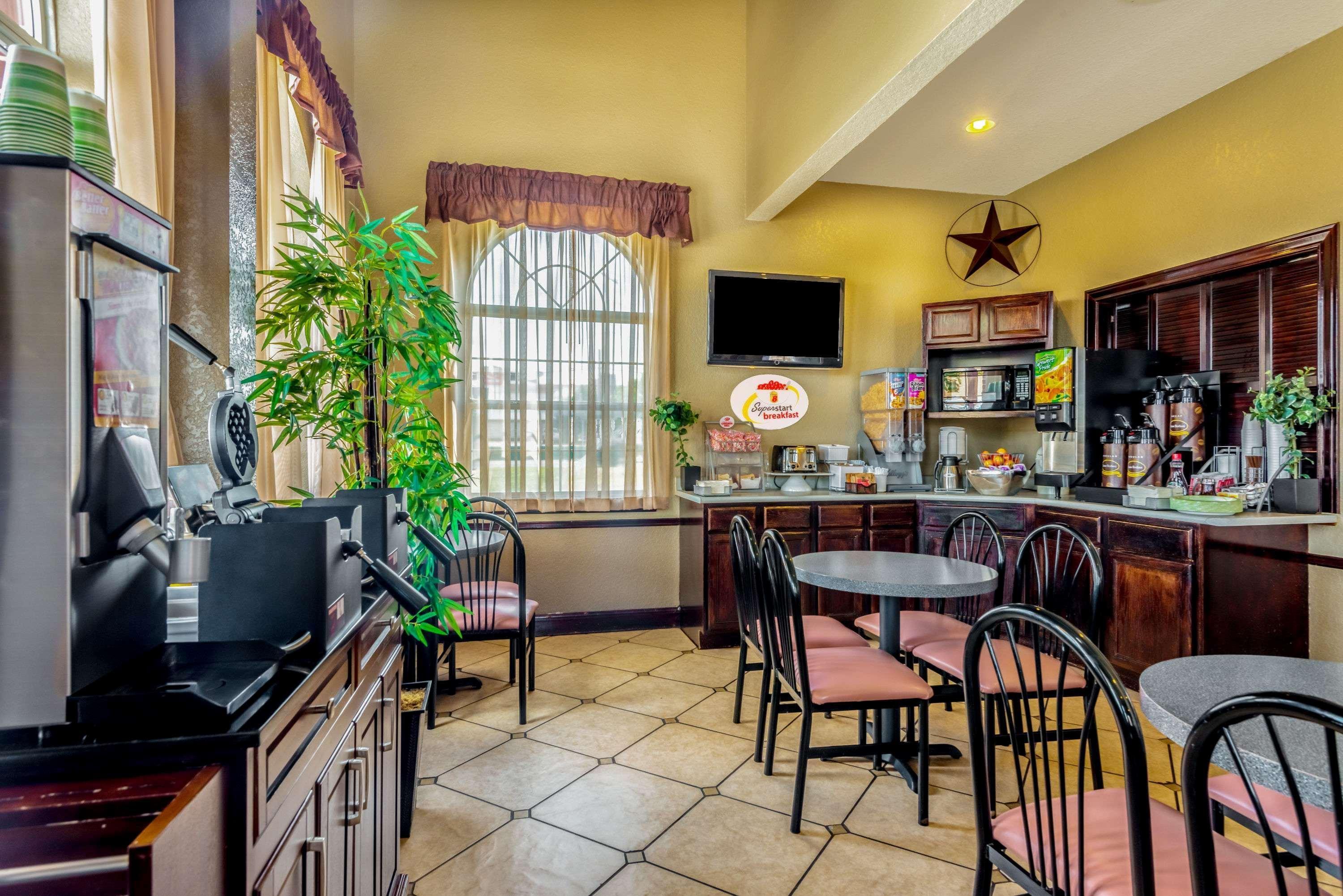 Hill Country Inn & Suites - New Braunfels, Gruene Extérieur photo